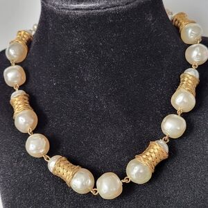 Vintage 50's Goldtone Cream Pearl Necklace